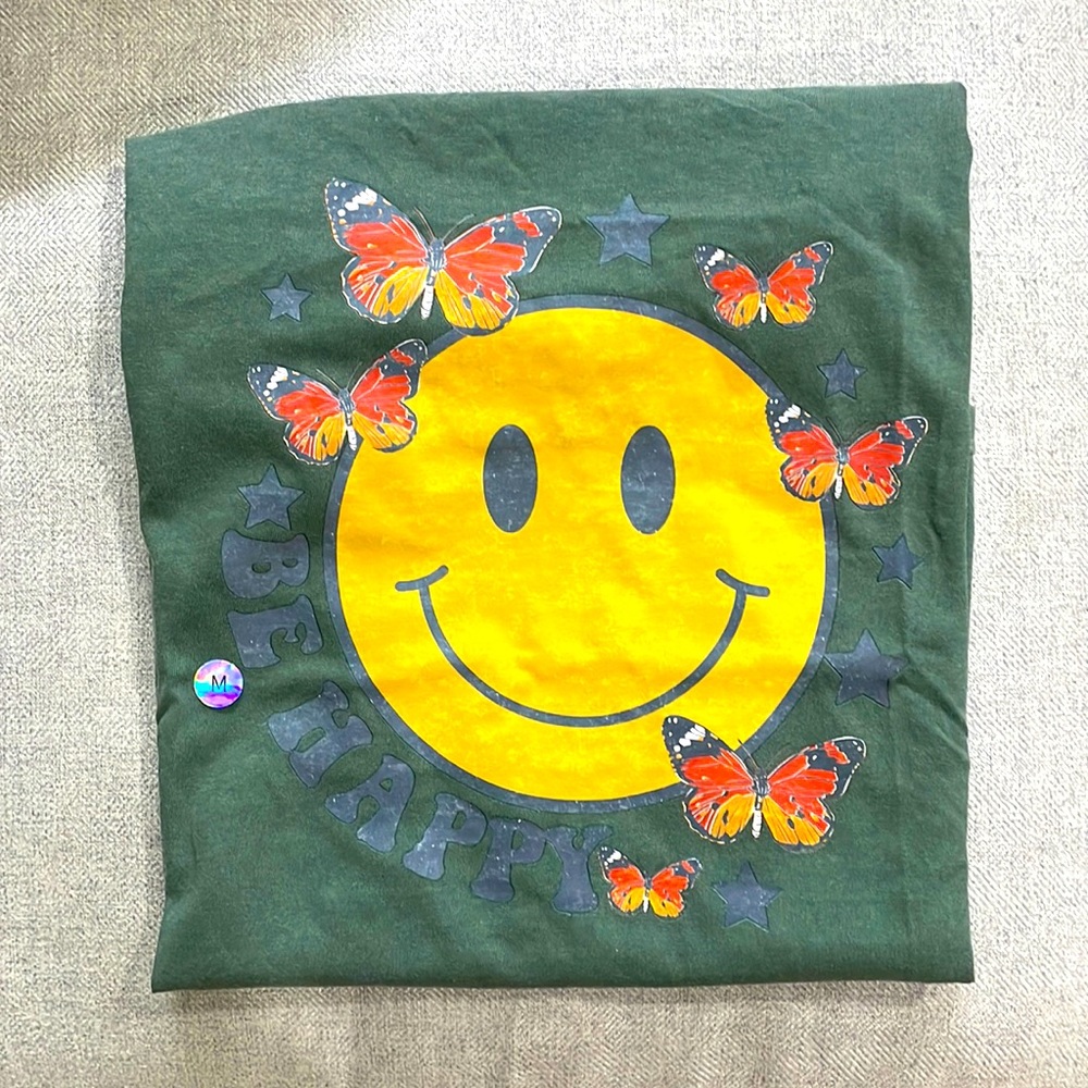 Brand New, Never Worn. Be Happy Smiley Face Unisex T-Shirt. Size Medium